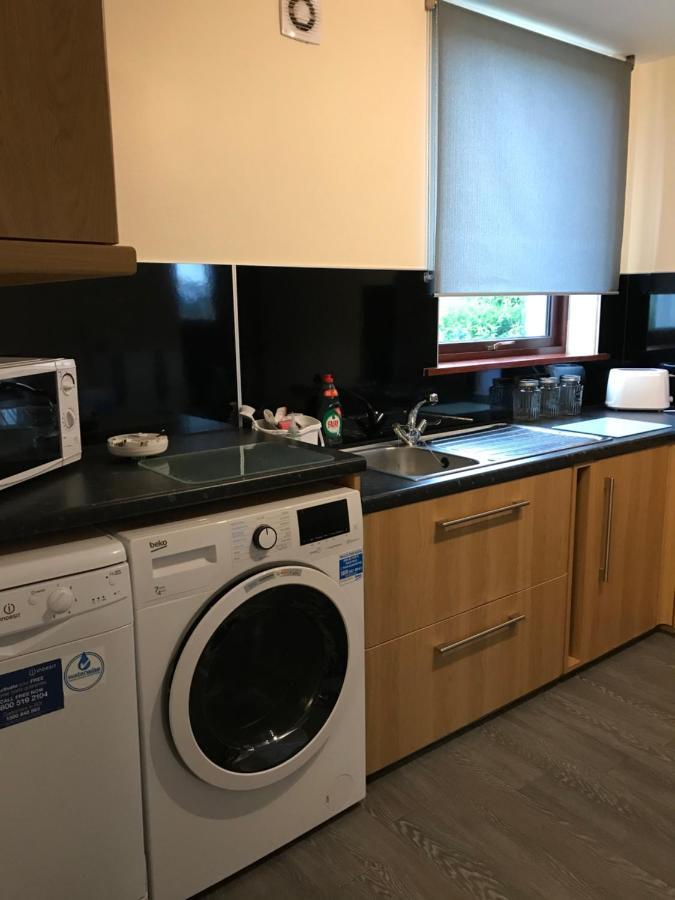 No 5 Newly Refurbished 4 Bedroom House Cononbridge Exterior photo